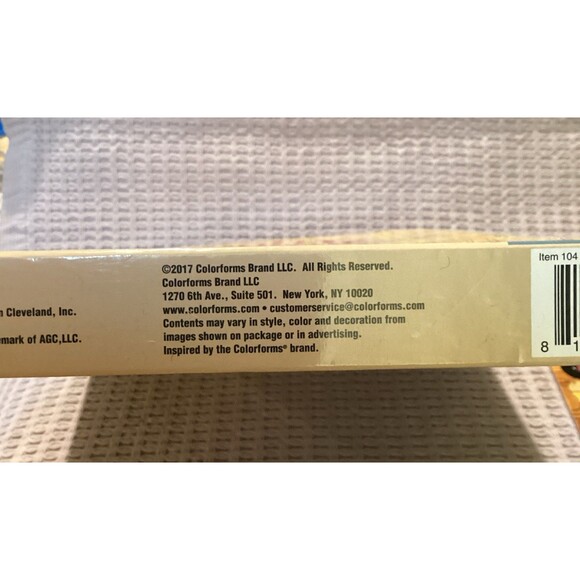 2017 Holly Hobbie Colorforms Classics Dress Up Set Toy Paper Doll with 4 Outfits - Picture 8 of 16